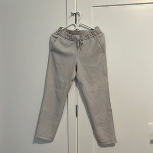 Lululemon On The Fly 7/8 Pant *Woven in Size 6